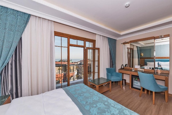 Magnaura House Hotel Main image